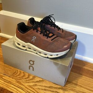 Women’s Cloudgo Mahogany and Ivory Size 8